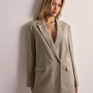 H&M Women's Oversized Tan Blazer